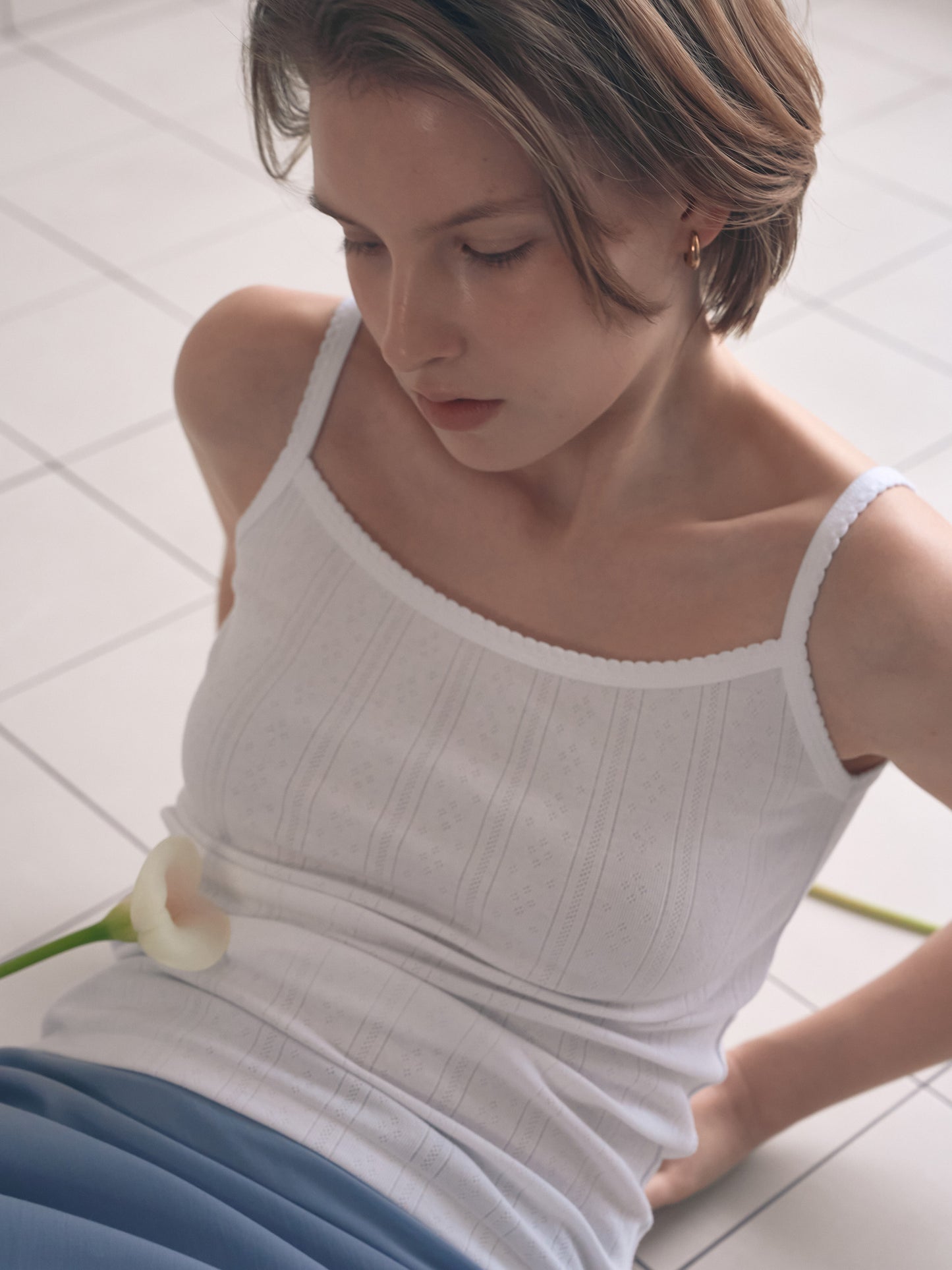 SCALLOPED TRIM SLEEVELESS [ White ]