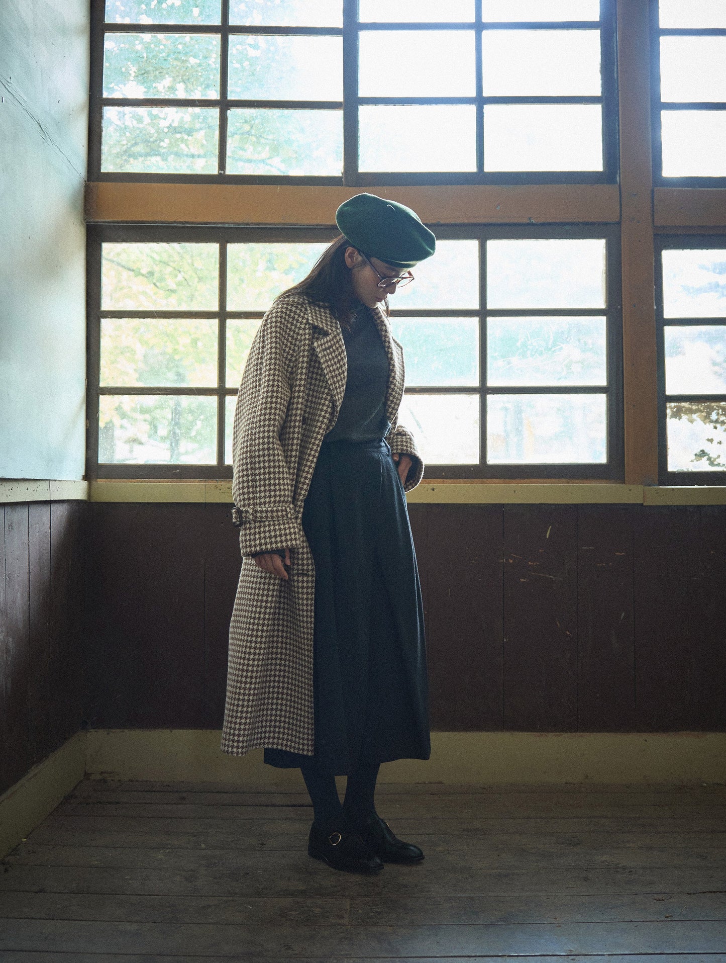 SIDE BUTTON WOOL CRAPE SKIRT [ Deep Charcoal ]