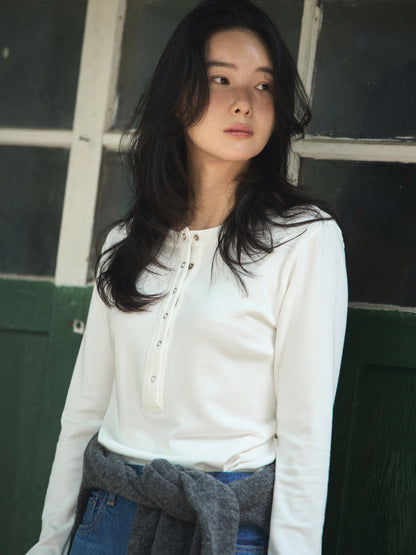 PENELOPE BUTTON TOP [ Soap White ]