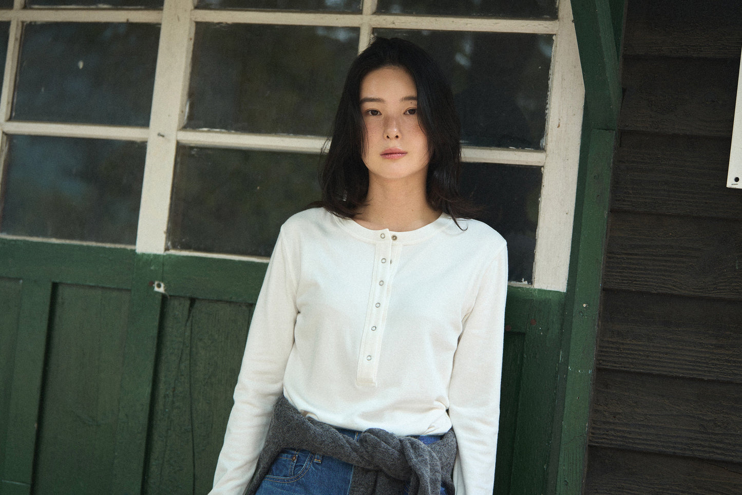 PENELOPE BUTTON TOP [ Soap White ]