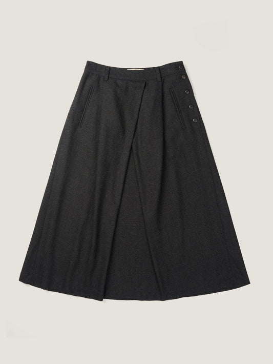 SIDE BUTTON WOOL CRAPE SKIRT [ Deep Charcoal ]