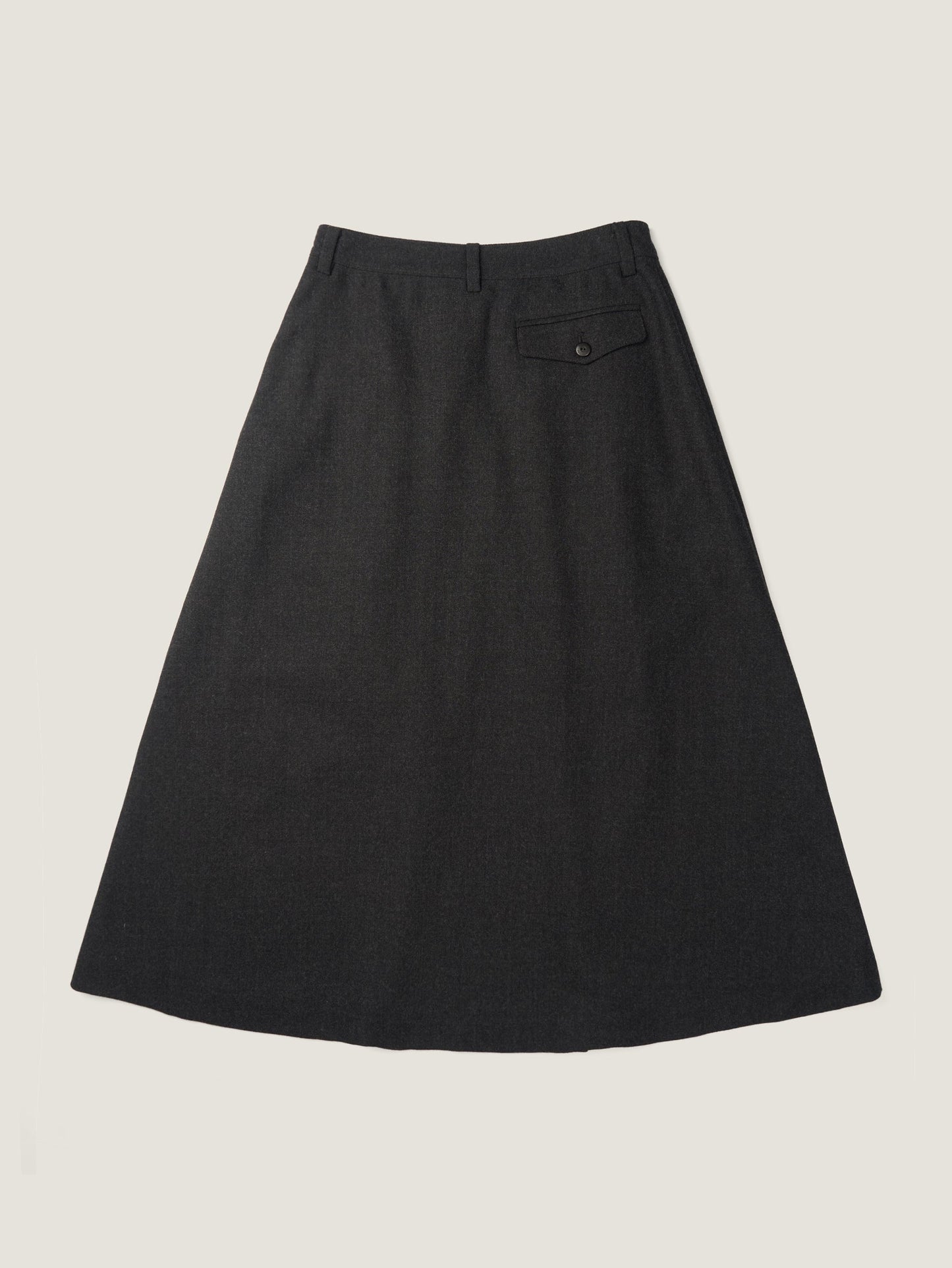 SIDE BUTTON WOOL CRAPE SKIRT [ Deep Charcoal ]