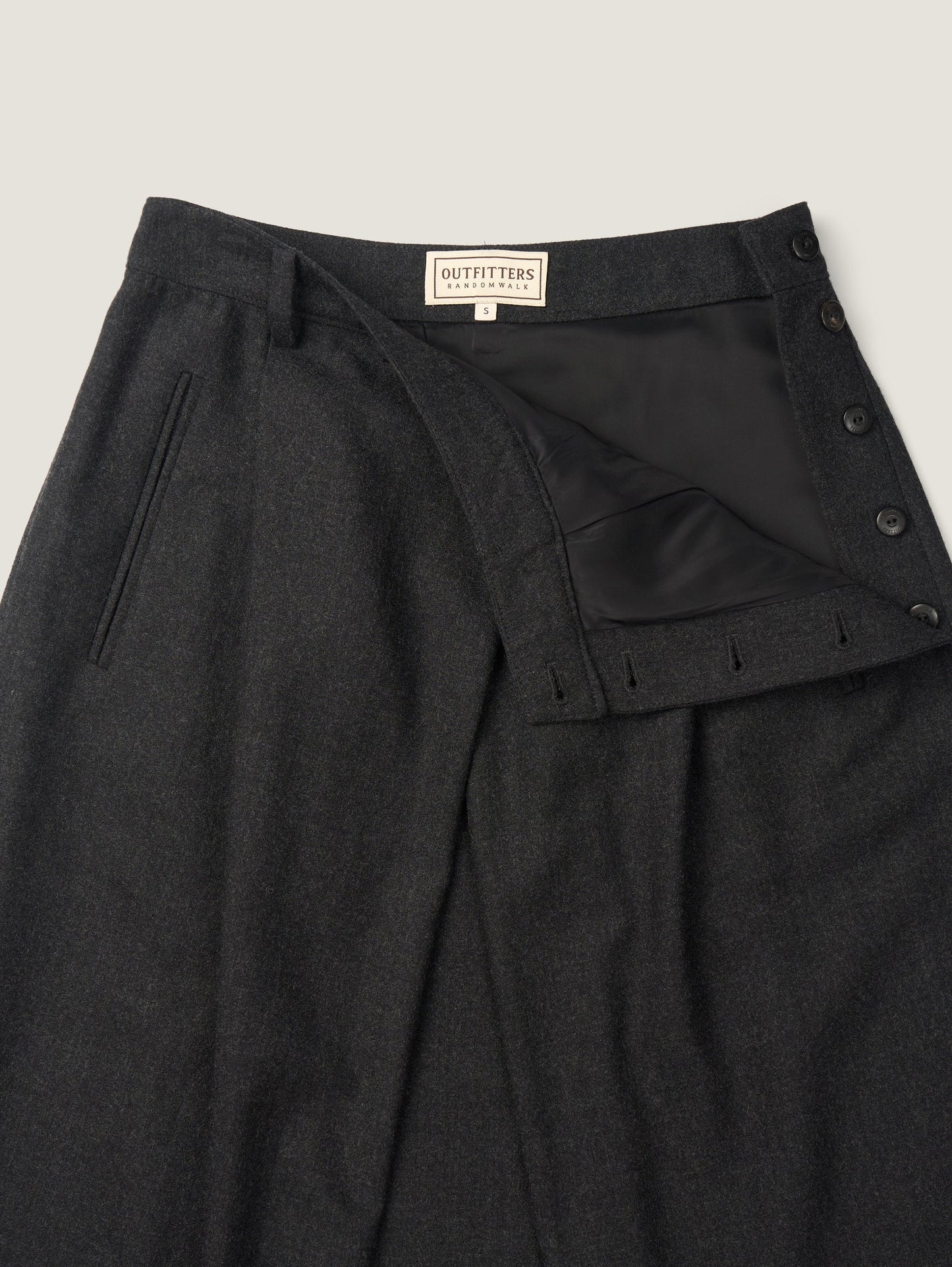 SIDE BUTTON WOOL CRAPE SKIRT [ Deep Charcoal ]