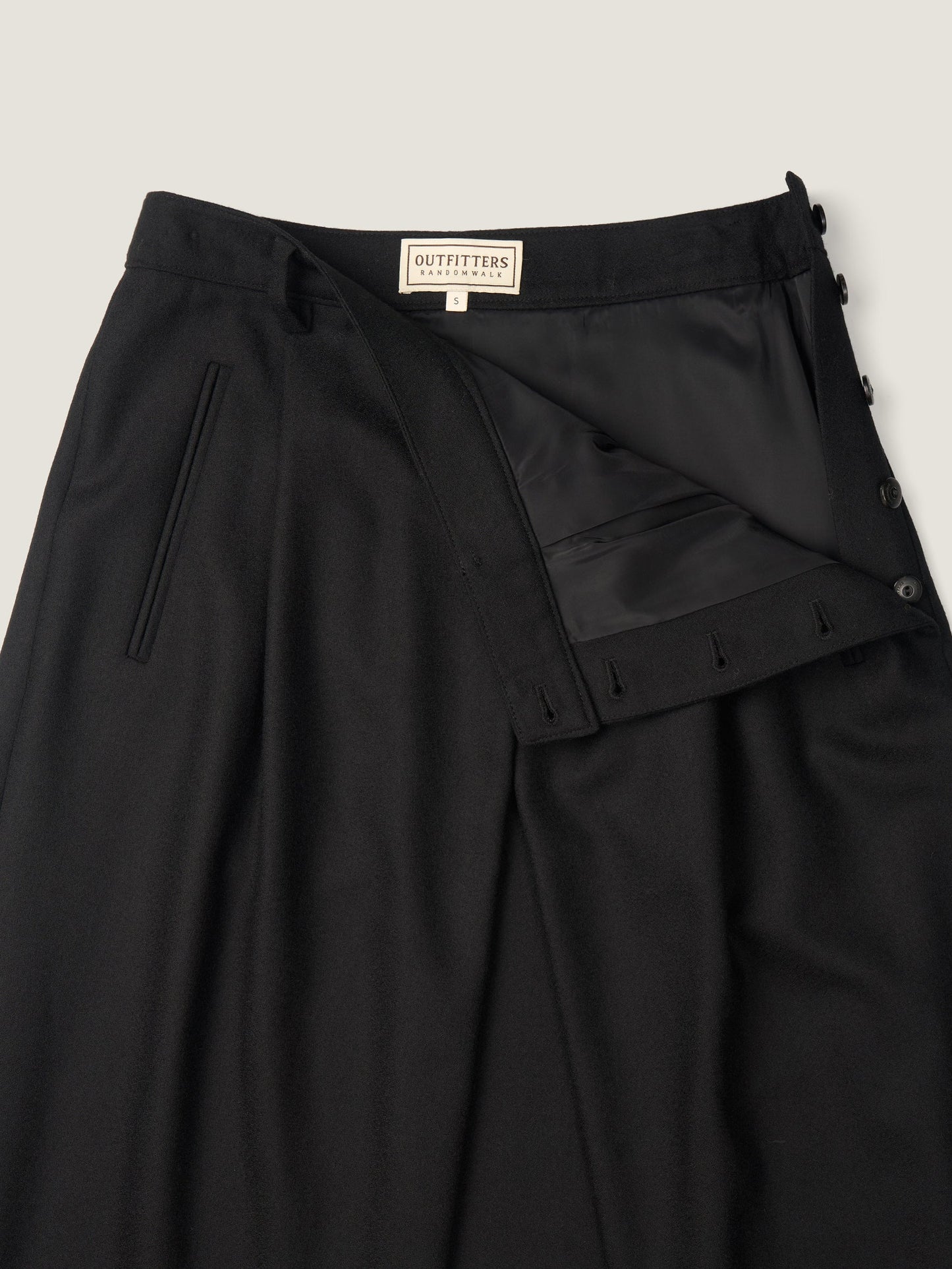 SIDE BUTTON WOOL CRAPE SKIRT [ Classic Black ]