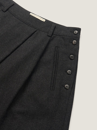 SIDE BUTTON WOOL CRAPE SKIRT [ Deep Charcoal ]