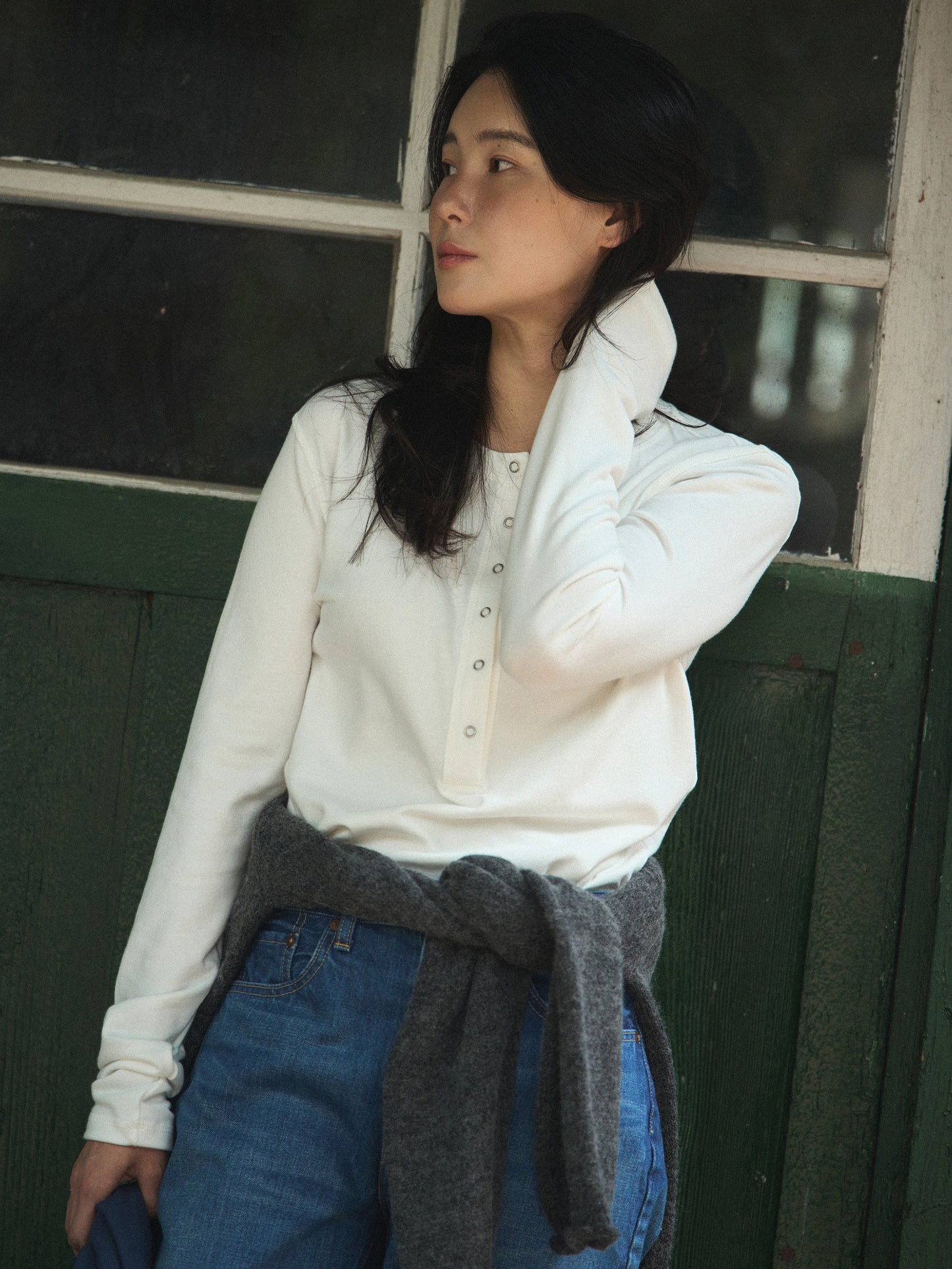 PENELOPE BUTTON TOP [ Soap White ]