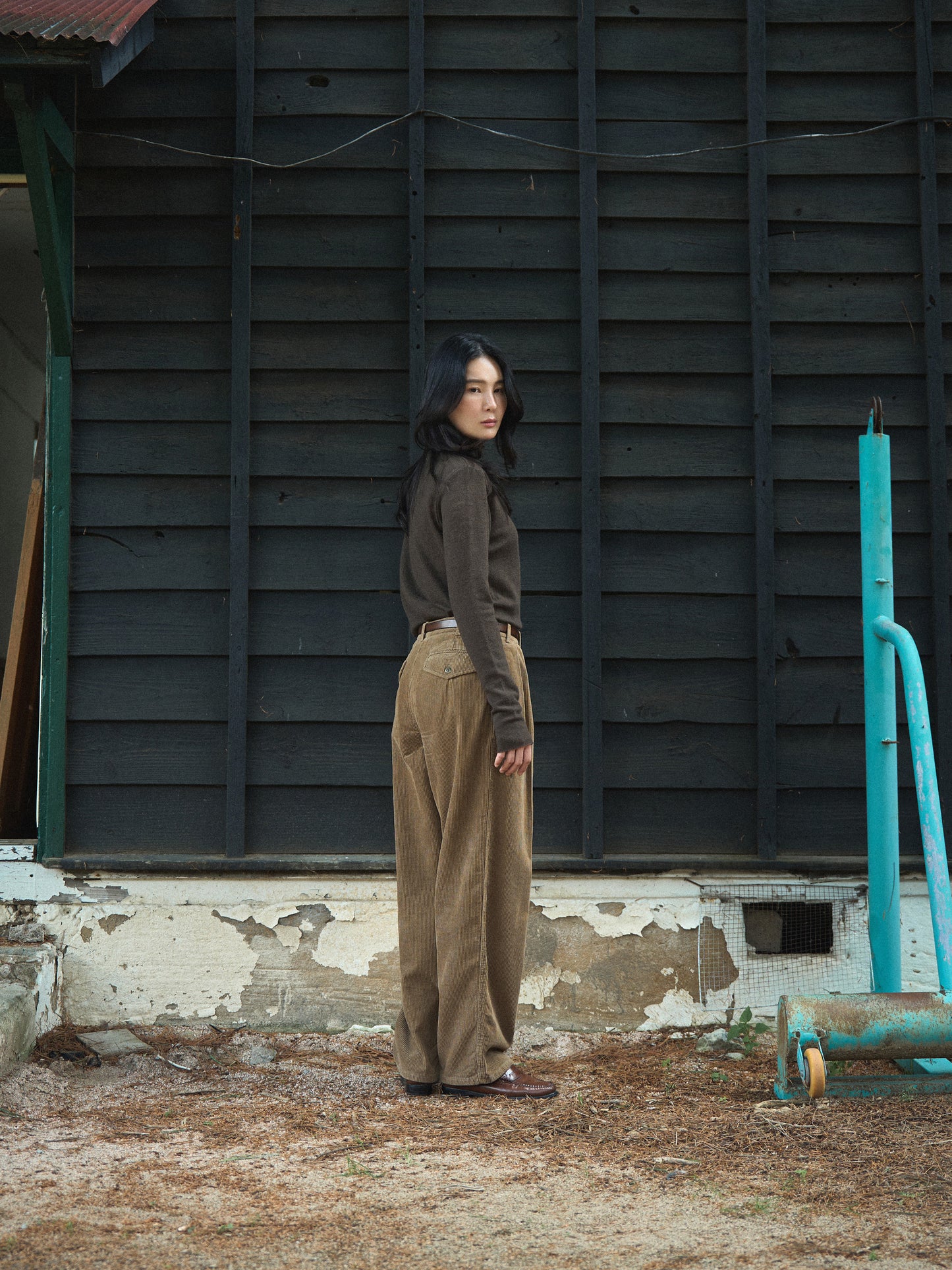 RUSTLE WOOL TURTLE TOP [ Taupe Brown ]