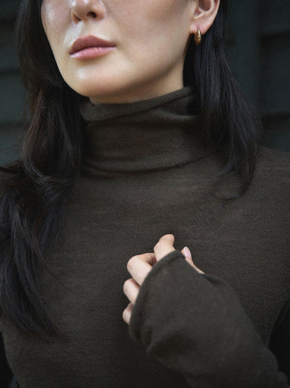 RUSTLE WOOL TURTLE TOP [ Taupe Brown ]