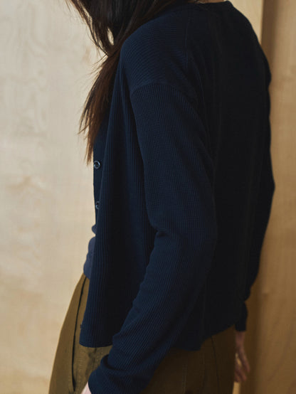 AIRY WAFFLE CARDIGAN [ Deep Navy ]