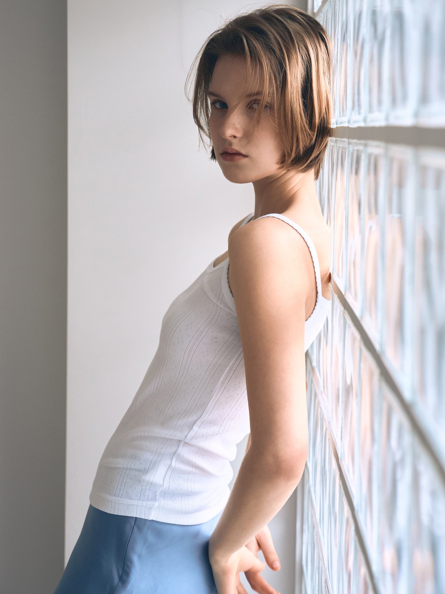 SCALLOPED TRIM SLEEVELESS [ White ]