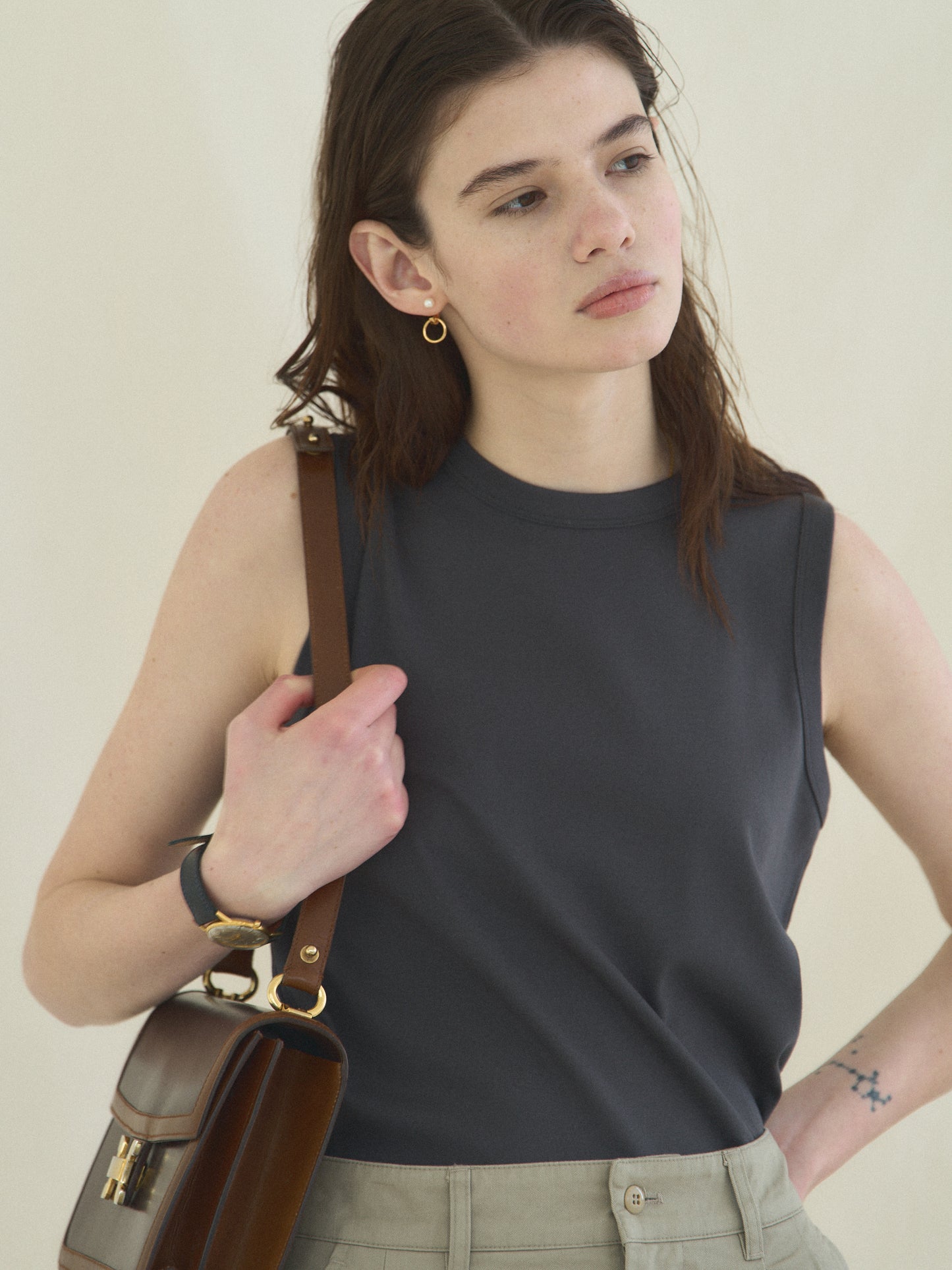 MICHELLE COTTON SLEEVELESS [ Intense Gray ]